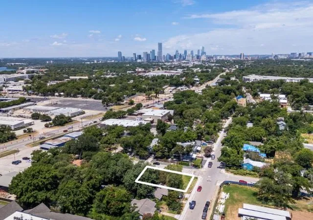 4th image of 4801 Gonzales St, Austin, TX 78702 | MLS# 4910271
