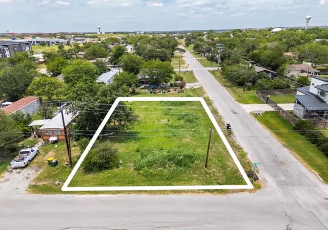 1st image of 301 W Eggleston St, Manor, TX 78653 | MLS# 7882539