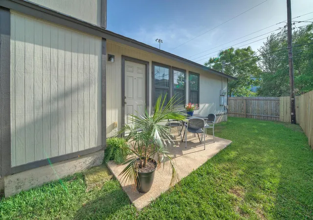 Multi family home for sale at 1004/1006 Hyridge St, Round Rock, TX 78664 | MLS# 6296831