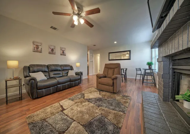 2nd image of 1004/1006 Hyridge St, Round Rock, TX 78664 | MLS# 6296831