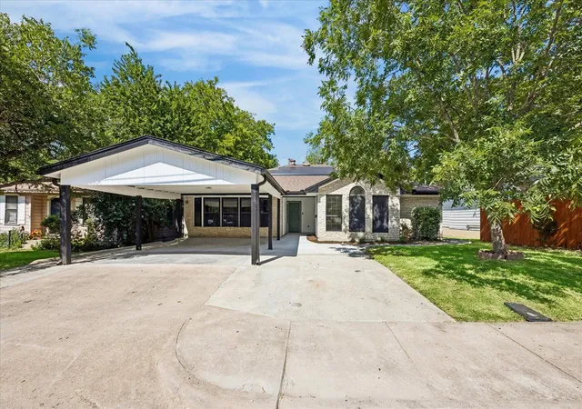 1st image of 1706 Davis St, Taylor, TX 76574 | MLS# 1483113