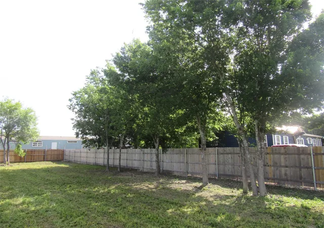 5th image of 500 Arnold Dr, Bartlett, TX 76511 | MLS# 8947363