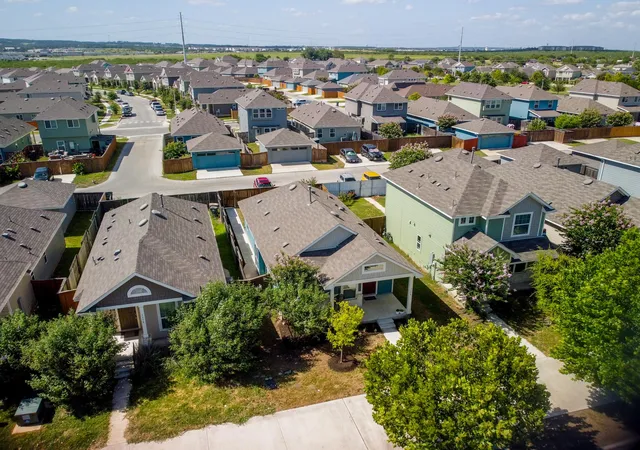 Photo 3 of Single family home for sale at 1174 Esplanade Pkwy, San Marcos, TX 78666 | MLS# 3979122 | Listing updated on 2026-07-06