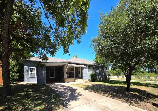 Photo 2 of Single family home for sale at 1028 Ellingson Ln, Austin, TX 78751 | MLS# 9019392 | Listing updated on 2026-08-05