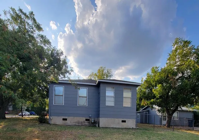 Photo 4 of Single family home for sale at 1028 Ellingson Ln, Austin, TX 78751 | MLS# 9019392 | Listing updated on 2026-08-05