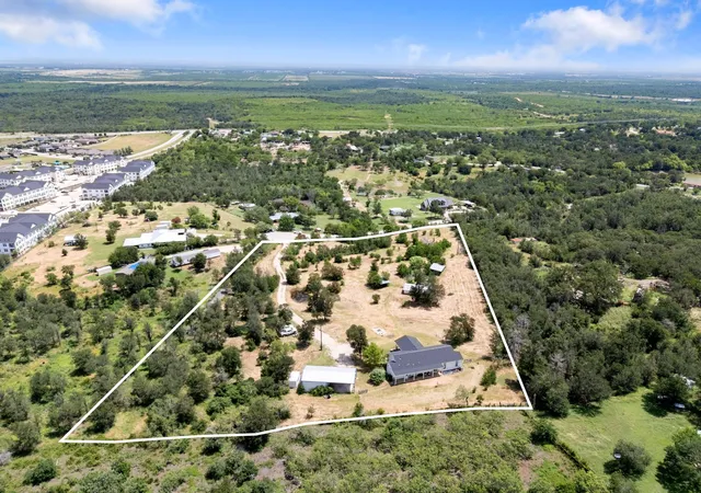 4th image of 15701 Forest Glenn Cv, Del Valle, TX 78617 | MLS# 1756197