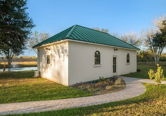 Homes for sale in Victoria, TX | 968 Tate Rd, Victoria, TX 77904 | MLS# 8156482