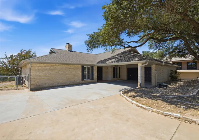 Photo 3 of Single family home for sale at 4100 Outpost Trce, Lago Vista, TX 78645 | MLS# 8604434 | Listing updated on 2026-10-02