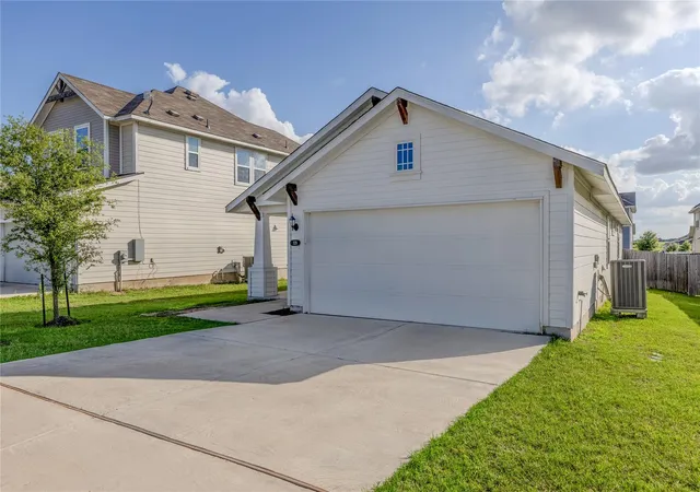 2nd image of 328 Black Opal Dr, Jarrell, TX 76537 | MLS# 3990743