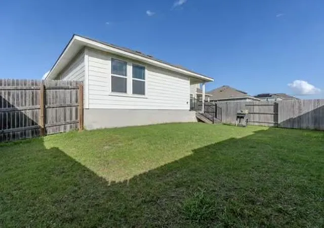 3rd image of 328 Black Opal Dr, Jarrell, TX 76537 | MLS# 3990743