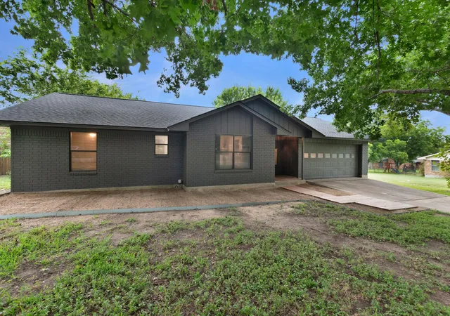 2nd image of 1501 Wofford Dr, Burnet, TX 78611 | MLS# 6590911