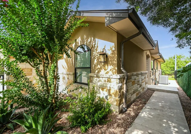 Homes for sale in Horseshoe Bay, TX | 416 Hi Cir W #B, Horseshoe Bay, TX 78657 | MLS# 9497240