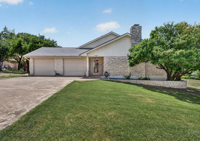 Homes for sale in Spicewood, TX | 700 Rogart Dr, Spicewood, TX 78669 | MLS# 6537007