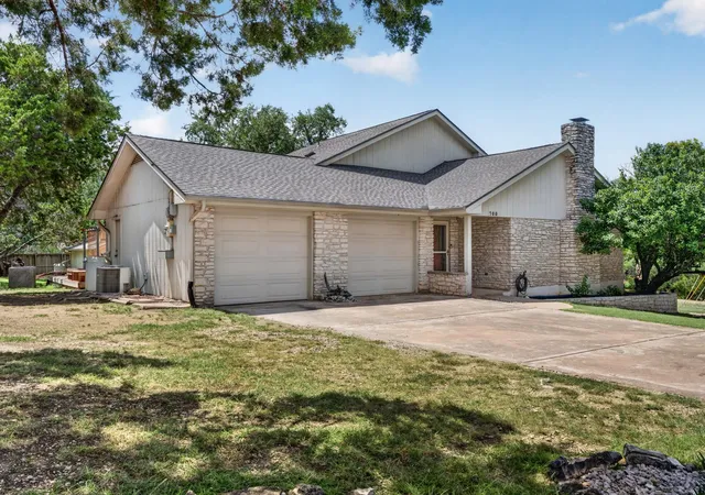 Homes for sale in Spicewood, TX | 700 Rogart Dr, Spicewood, TX 78669 | MLS# 6537007
