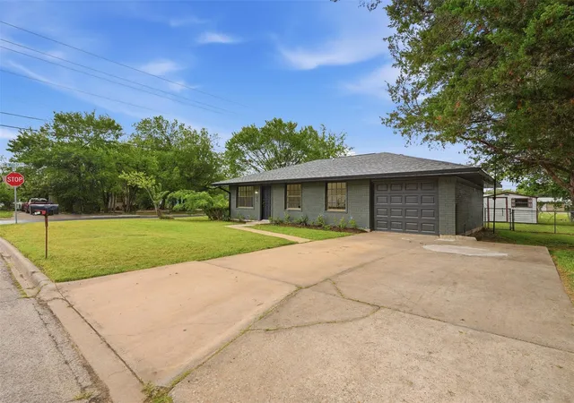 39th image of 609 Magnolia St, Bastrop, TX 78602 | MLS# 8034481