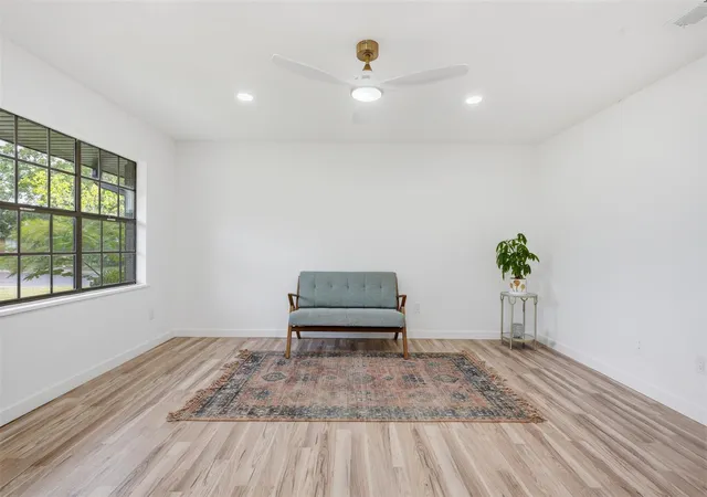 5th image of 609 Magnolia St, Bastrop, TX 78602 | MLS# 8034481