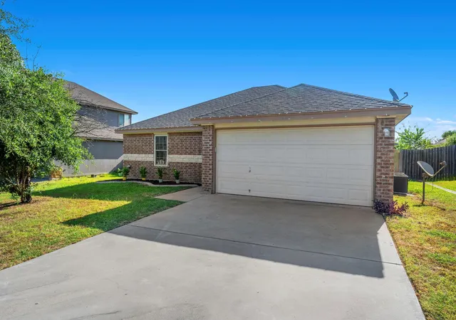 Photo 2 of Single family home for sale at 116 Soapstone Dr, Jarrell, TX 76537 | MLS# 1159491 | Listing updated on 2026-09-03