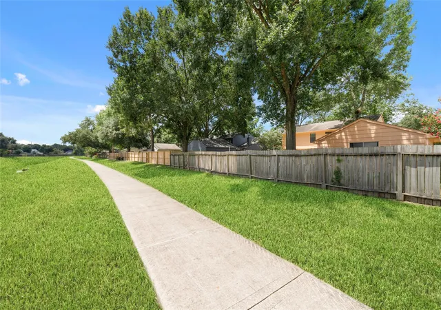 Photo 4 of Single family home for sale at 8406 Pine Fls Dr, Houston, TX 77095 | MLS# 2186798 | Listing updated on 2026-08-02