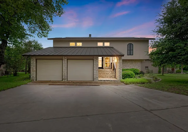 Homes for sale in Horseshoe Bay, TX | 320 Lucy Ln, Horseshoe Bay, TX 78657 | MLS# 8264911