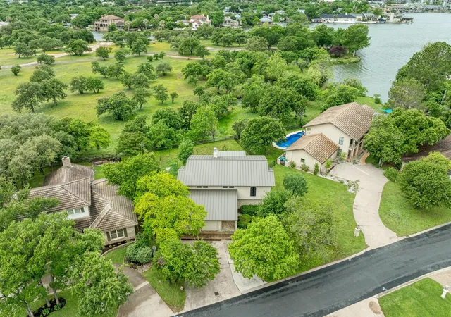 Homes for sale in Horseshoe Bay, TX | 320 Lucy Ln, Horseshoe Bay, TX 78657 | MLS# 8264911