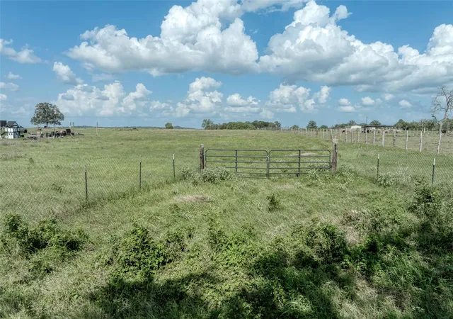 4th image of 5309 Tenney Creek Rd, Luling, TX 78648 | MLS# 9808949