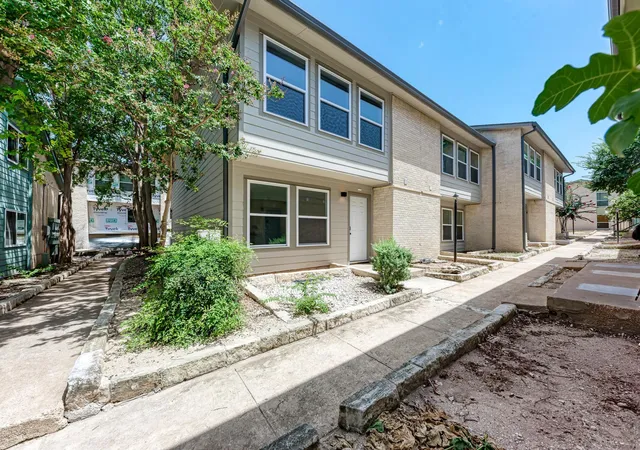 2nd image of 2124 Burton Dr #136, Austin, TX 78741 | MLS# 7069098