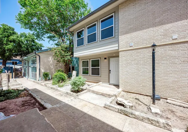 3rd image of 2124 Burton Dr #136, Austin, TX 78741 | MLS# 7069098