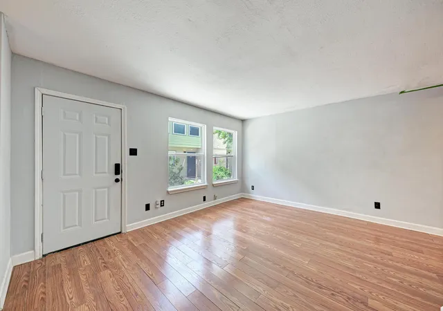 5th image of 2124 Burton Dr #136, Austin, TX 78741 | MLS# 7069098