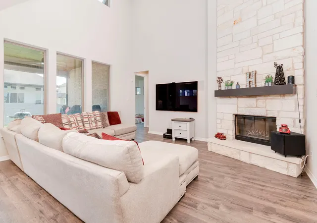 Photo 4 of Single family home for sale at 201 S Park Vis, Georgetown, TX 78628 | MLS# 6961840 | Listing updated on 2026-09-20
