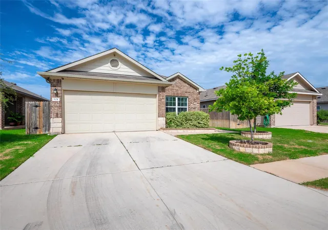 Photo 3 of Single family home for sale at 624 Independence Ave, Liberty Hill, TX 78642 | MLS# 4420747 | Listing updated on 2026-08-11