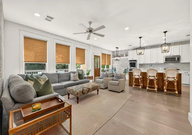 4th image of 12816 Majestic Oaks Dr, Austin, TX 78732 | MLS# 5143019