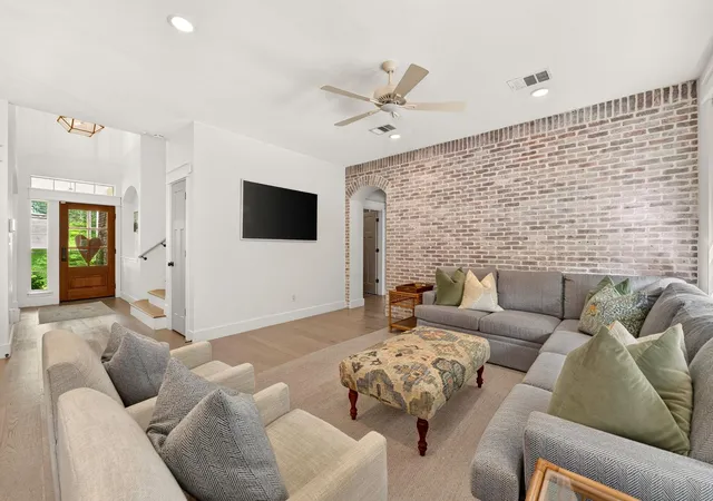 5th image of 12816 Majestic Oaks Dr, Austin, TX 78732 | MLS# 5143019