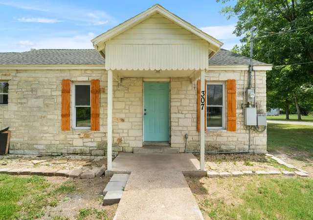 3rd image of 307 Crockett St, Holland, TX 76534 | MLS# 3021085