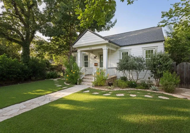 Photo 3 of Single family home for sale at 804 W 30 1/2 St, Austin, TX 78705 | MLS# 4684472 | Listing updated on 2026-08-12