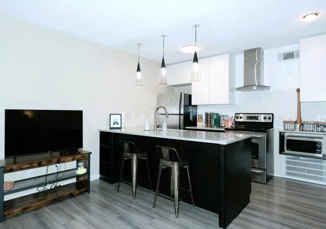 image of 2302 East Side Dr #6, Austin, TX 78704 | MLS# 6688885