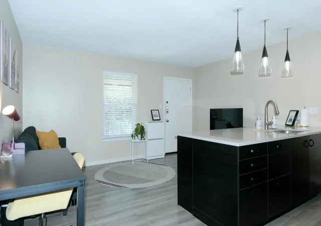 image of 2302 East Side Dr #6, Austin, TX 78704 | MLS# 6688885