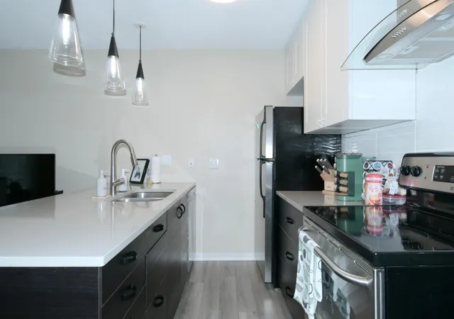 image of 2302 East Side Dr #6, Austin, TX 78704 | MLS# 6688885