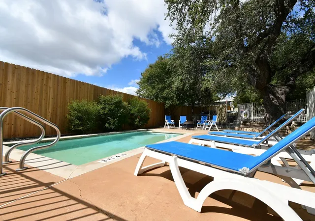 image of 2302 E Side Dr, Austin, TX 78704