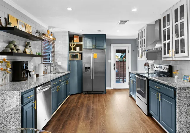 Photo 4 of Single family home for sale at 13919 Hummingbird Ln, Austin, TX 78732 | MLS# 3855046 | Listing updated on 2026-07-07