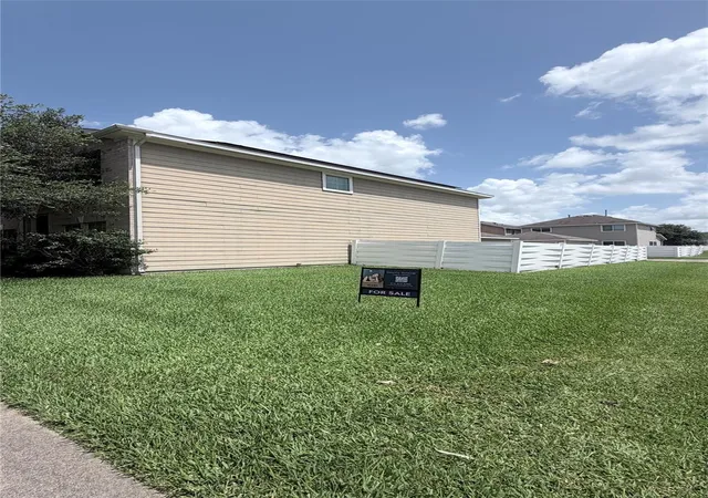 Photo 3 of Single family home for sale at 11932 Jelicoe Dr, Houston, TX 77047 | MLS# 7068897 | Listing updated on 2026-09-03