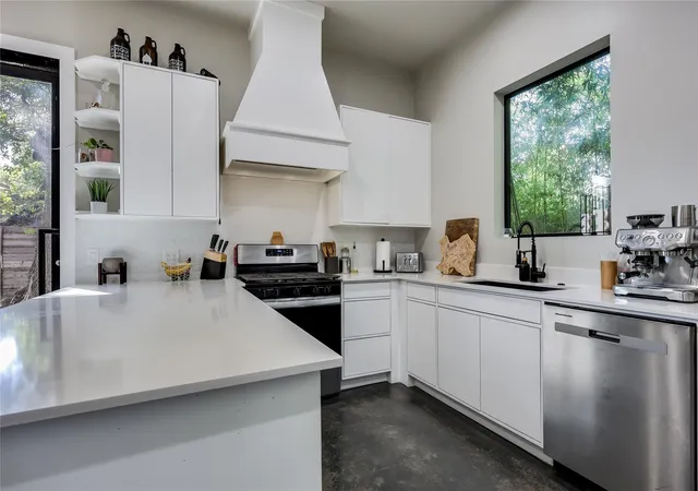 Photo 2 of Single family home for sale at 706 Valdez St #2, Austin, TX 78741 | MLS# 4932523 | Listing updated on 2026-08-19