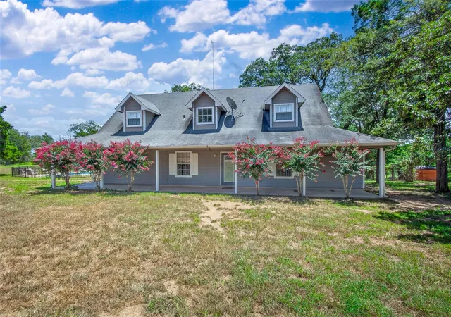 3rd image of 153 Ironstone Rd, Smithville, TX 78957 | MLS# 1513475