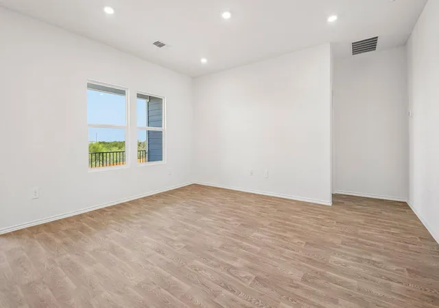 Photo 4 of Single family home for sale at 12204 Silverton Tree Bnd, Buda, TX 78610 | MLS# 4083818 | Listing updated on 2026-08-24