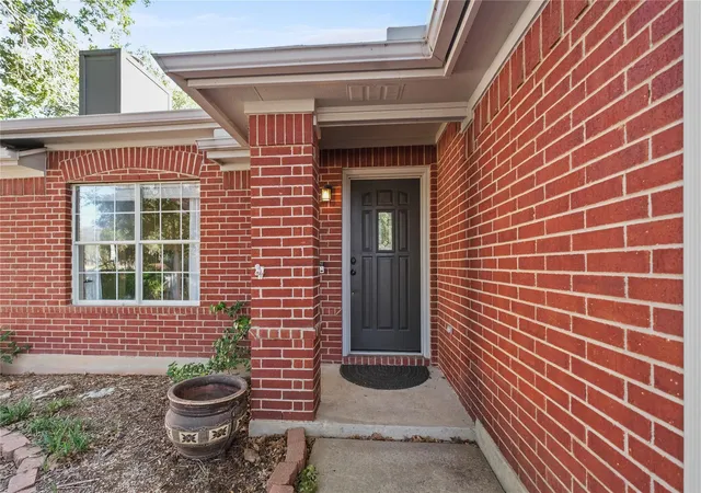 Photo 3 of Single family home for sale at 1005 Haleys Way Dr, Buda, TX 78610 | MLS# 3970715 | Listing updated on 2026-09-21