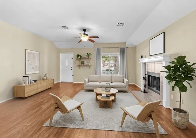 Photo 4 of Single family home for sale at 1005 Haleys Way Dr, Buda, TX 78610 | MLS# 3970715 | Listing updated on 2026-09-21