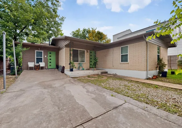 Photo 2 of Multi family home for sale at 108 W Croslin St #A & B, Austin, TX 78752 | MLS# 7826255 | Listing updated on 2026-09-28