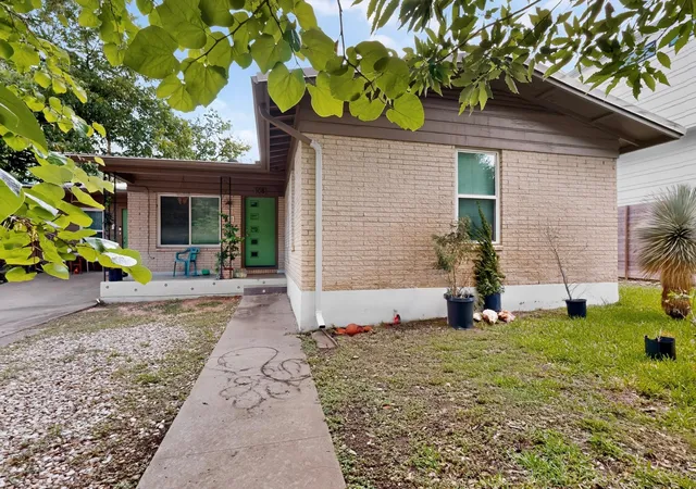 Photo 3 of House for sale at 108 W Croslin St #A & B, Austin, TX 78752 | MLS# 7826255 | Listing updated on 2026-09-28