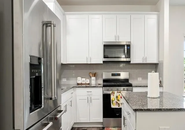 Photo 4 of Single family home for sale at 404 Purple Heart Dr, Buda, TX 78610 | MLS# 2196569 | Listing updated on 2026-09-23