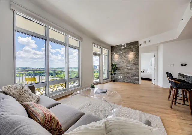 3rd image of 603 Davis St, Austin, TX 78701