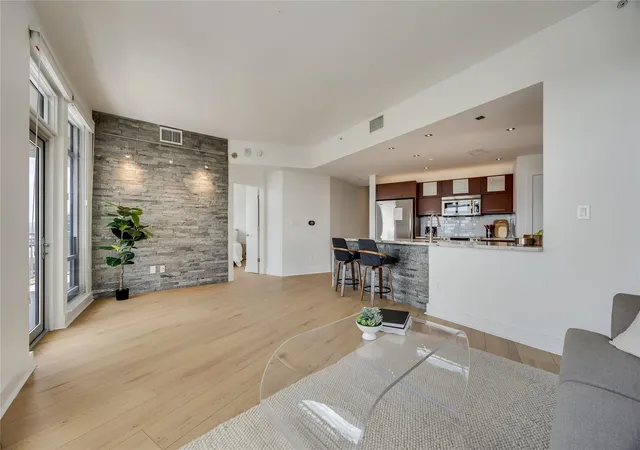 4th image of 603 Davis St, Austin, TX 78701
